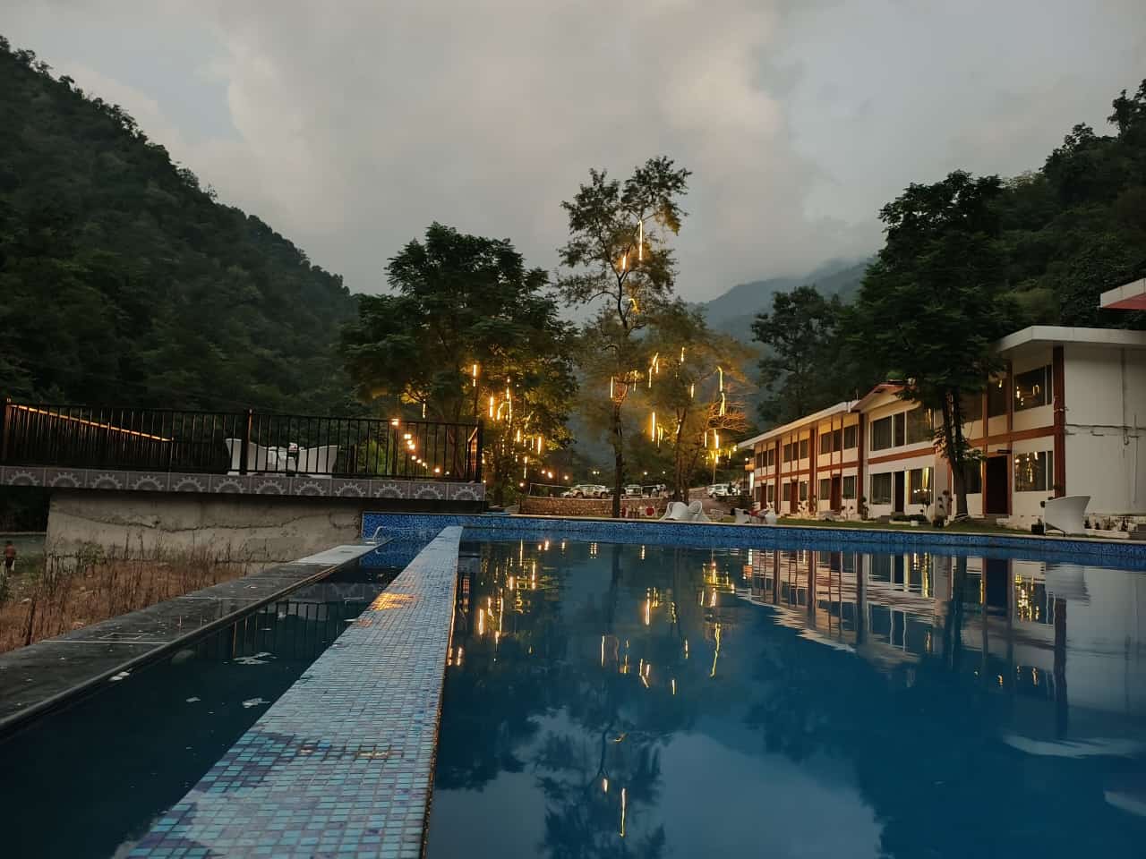 Best Luxury River Side Resort in Rishikesh